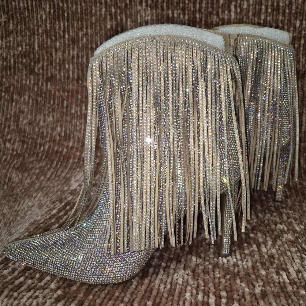 International Concepts Silver Rhinestone boots with fringe New w/o tags size 7